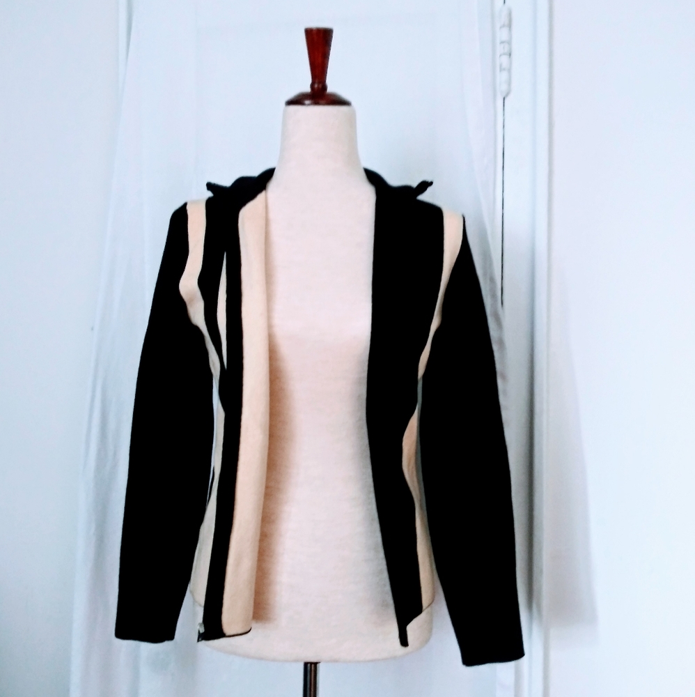 SOLD! Vintage Banana Republic zip up wool sweater - Picture 5 of 8